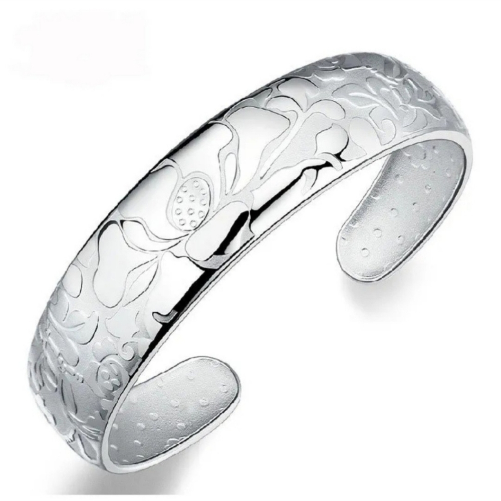 Elegant Silver Floral Bracelet